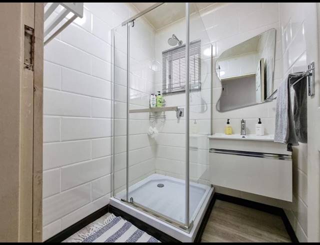 5 BEDROOM HOUSE FOR SALE IN WOODVIEW